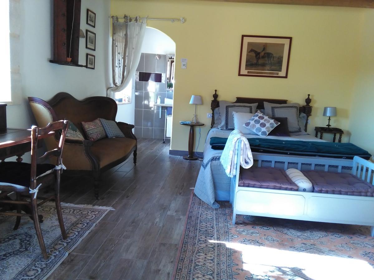 Bed and Breakfast Bergerie De Lagarrigue Baladou Экстерьер фото